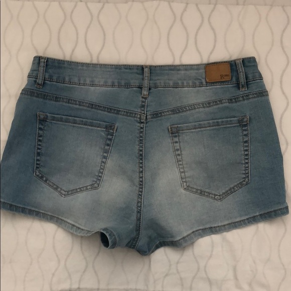 Denim short for Summer ! - Picture 2 of 5